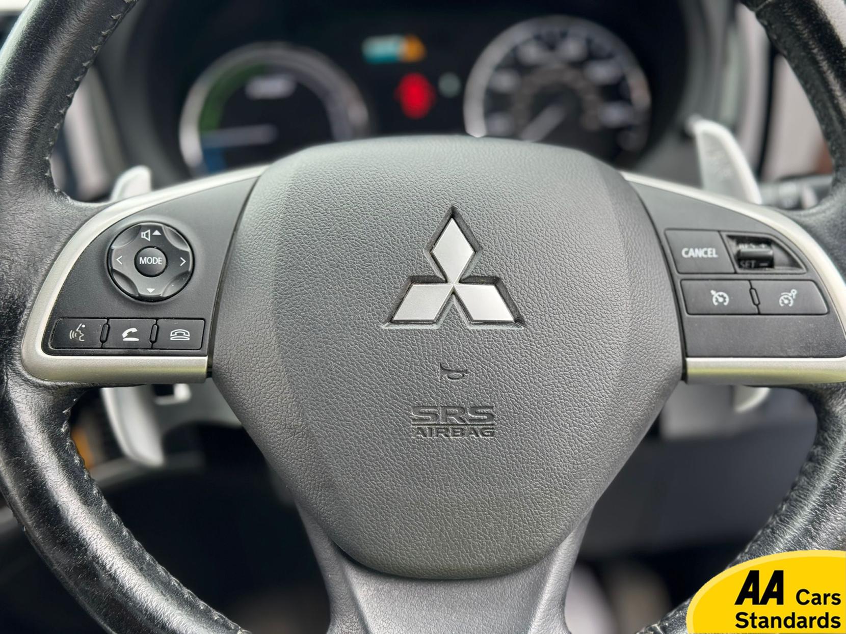 Mitsubishi Outlander 2.0h 12kWh GX3h SUV 5dr Petrol Plug-in Hybrid CVT 4WD Euro 5 (s/s) (200 ps)