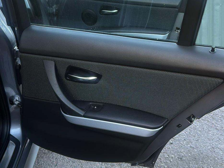 BMW 3 Series 2.0 318d M Sport Saloon 4dr Diesel Steptronic Euro 5 (143 ps)