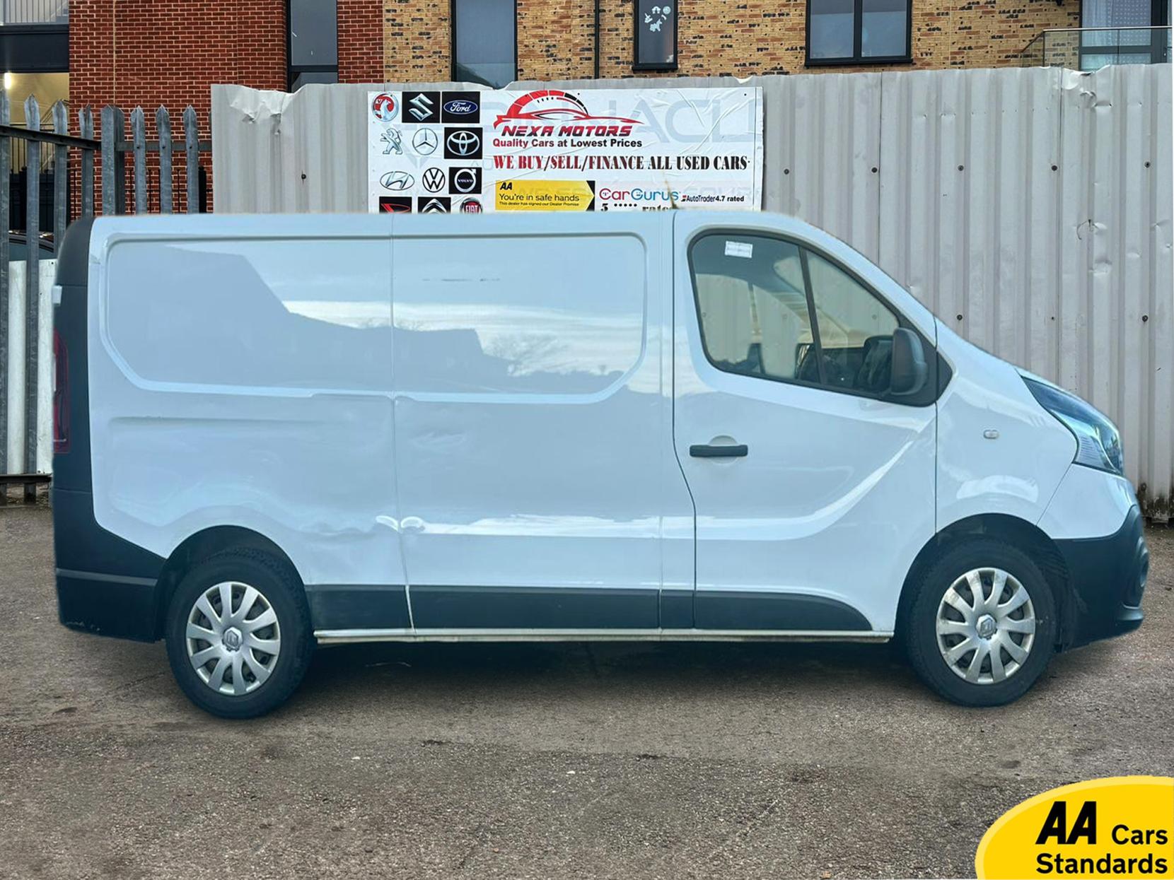Renault Trafic 1.6 dCi 29 Business Panel Van 5dr Diesel Manual LWB Standard Roof Euro 6 (120 ps)