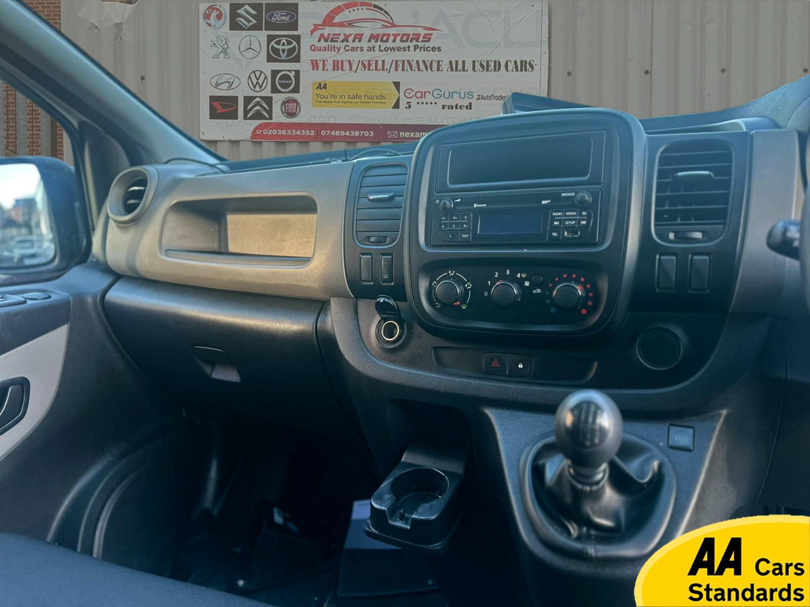 Renault Trafic 1.6 dCi 29 Business Panel Van 5dr Diesel Manual LWB Standard Roof Euro 6 (120 ps)