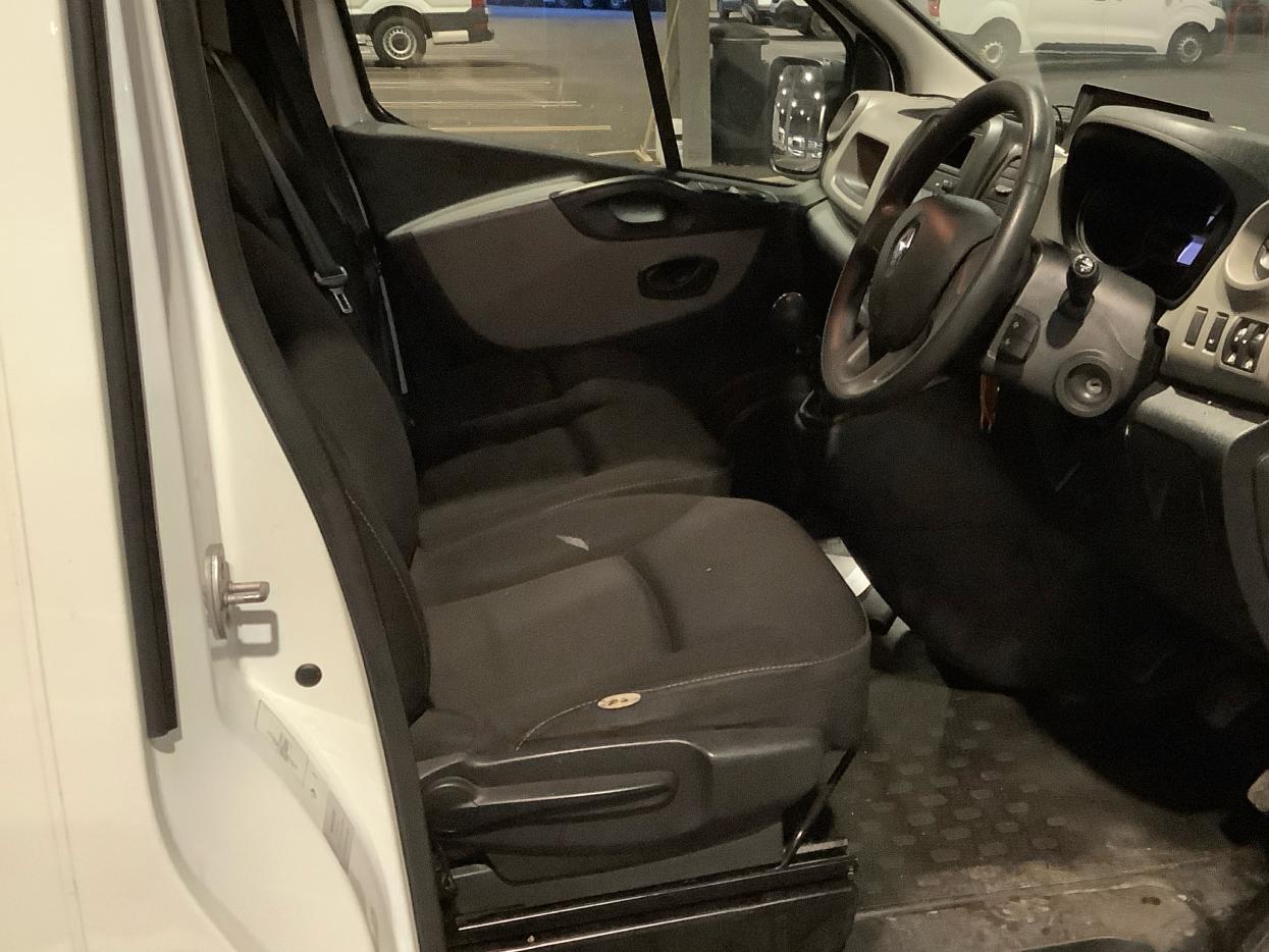 Renault Trafic 1.6 dCi 29 Business Panel Van 5dr Diesel Manual LWB Standard Roof Euro 6 (120 ps)