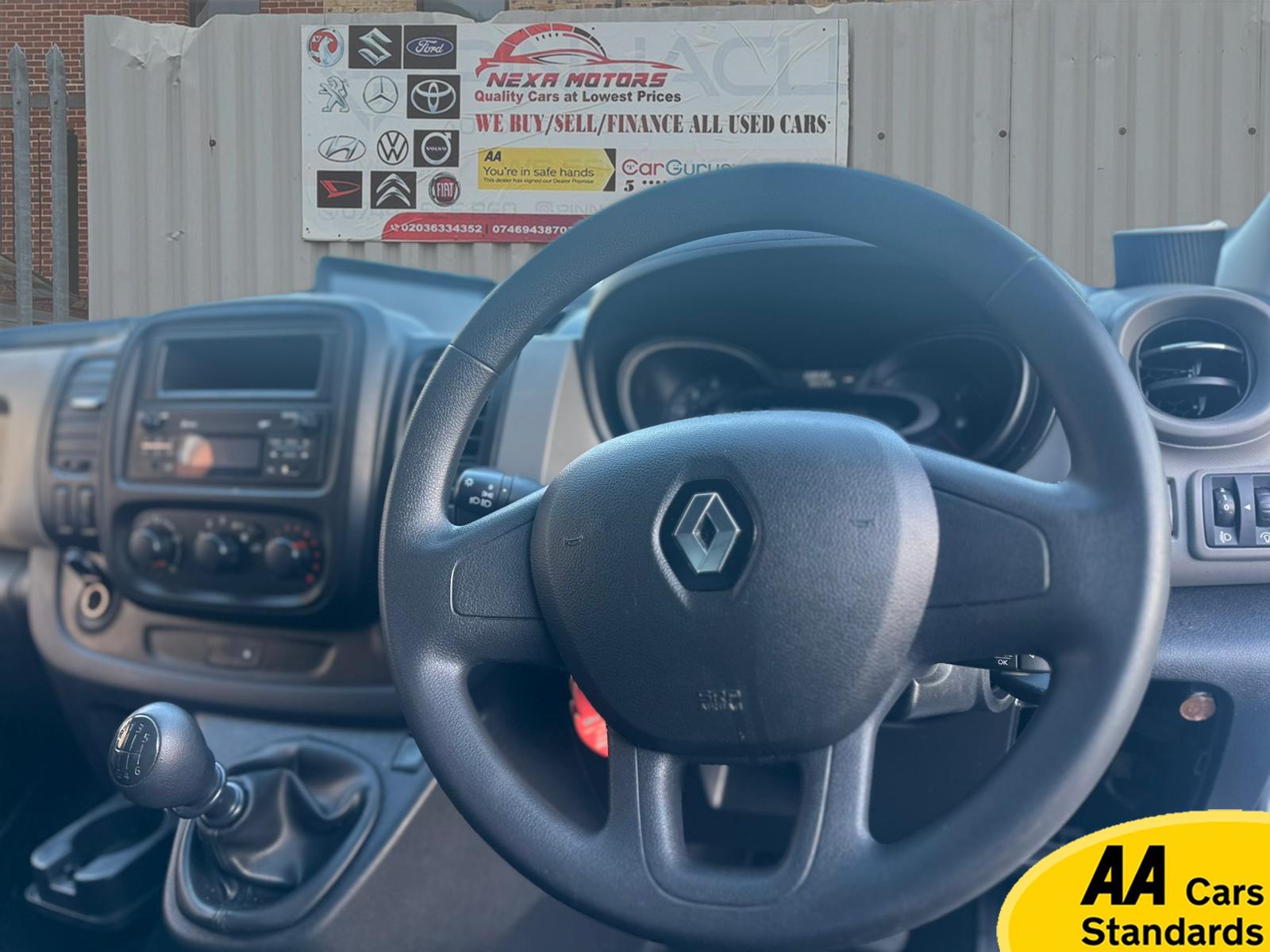 Renault Trafic 1.6 dCi 29 Business Panel Van 5dr Diesel Manual LWB Standard Roof Euro 6 (120 ps)