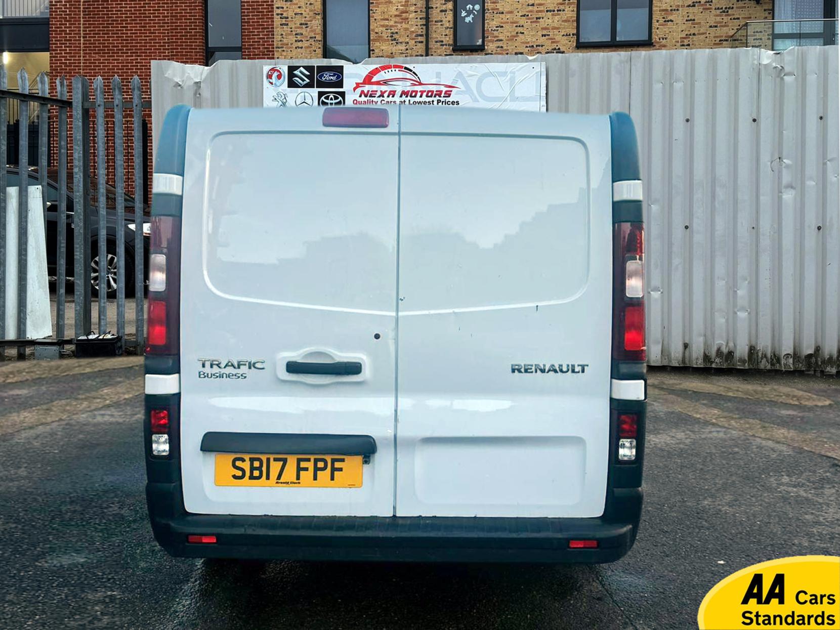 Renault Trafic 1.6 dCi 29 Business Panel Van 5dr Diesel Manual LWB Standard Roof Euro 6 (120 ps)