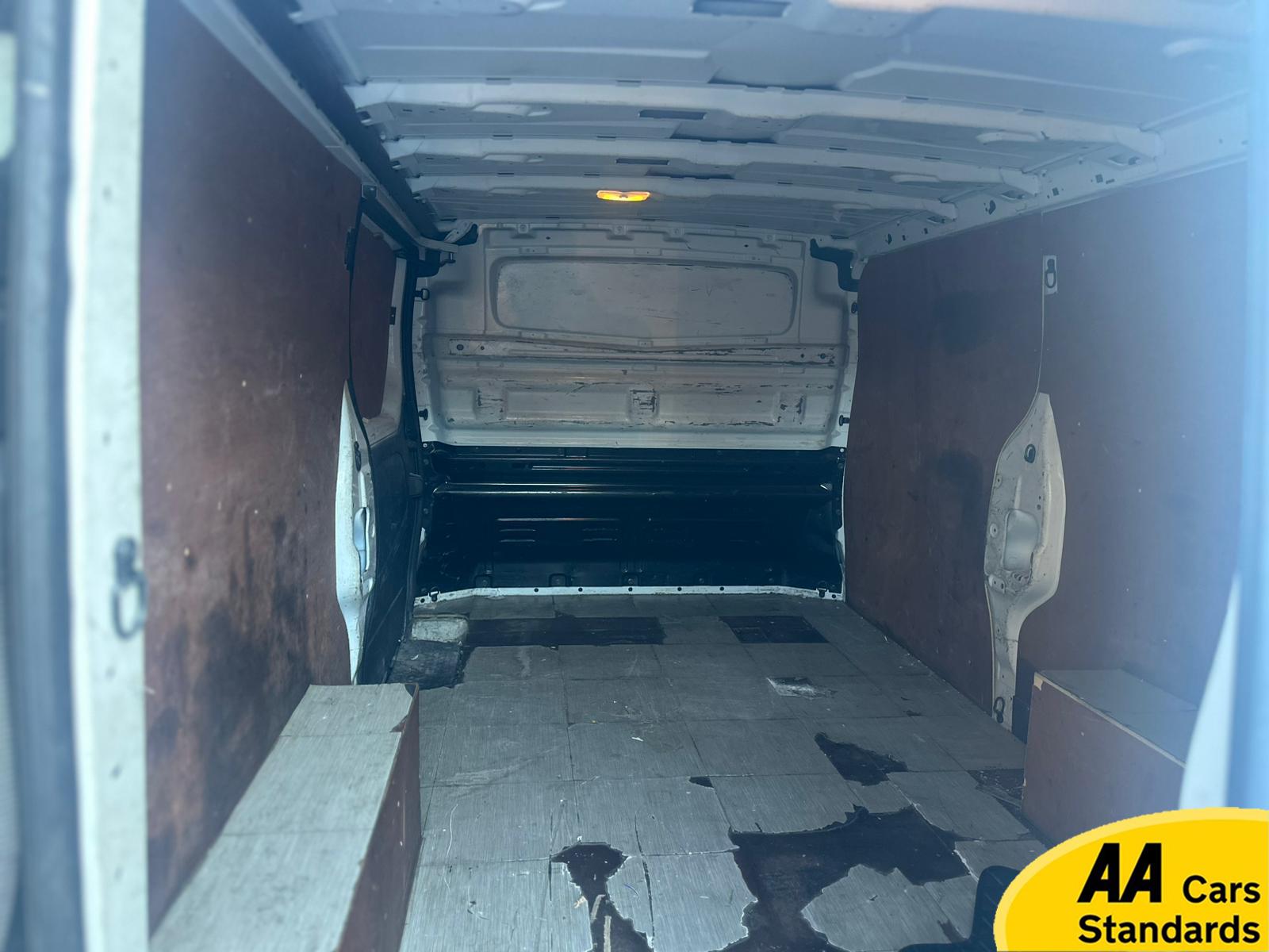 Renault Trafic 1.6 dCi 29 Business Panel Van 5dr Diesel Manual LWB Standard Roof Euro 6 (120 ps)