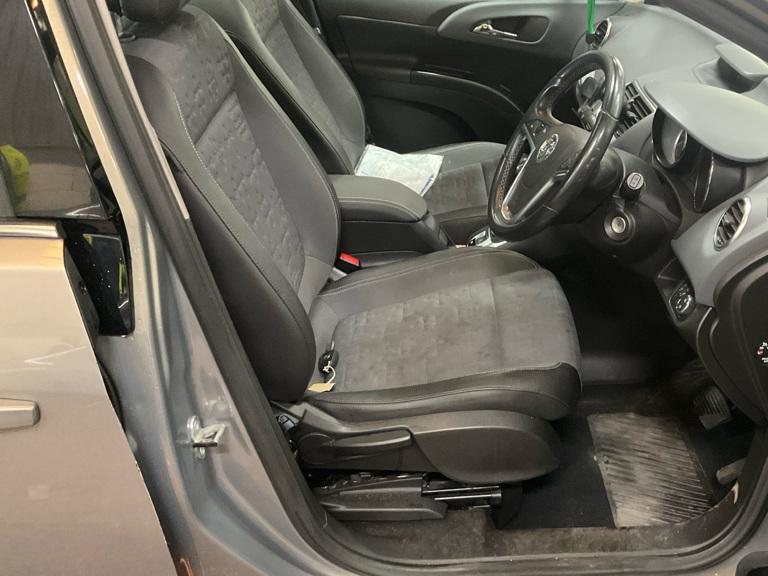 Vauxhall Meriva 1.4i Turbo SE MPV 5dr Petrol Auto Euro 6 (120 ps)