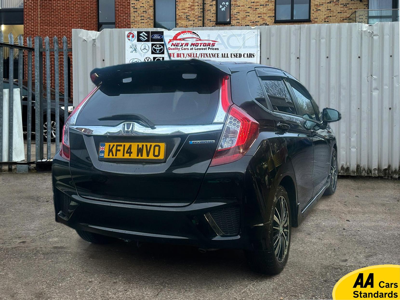 Honda Fit  1.5 i-VTEC ES Plus Hatchback 5dr Petrol CVT Euro 5 (99 ps) 1.5 H IMA 5dr Petrol Hybrid Hatchback (2014 - 2018)