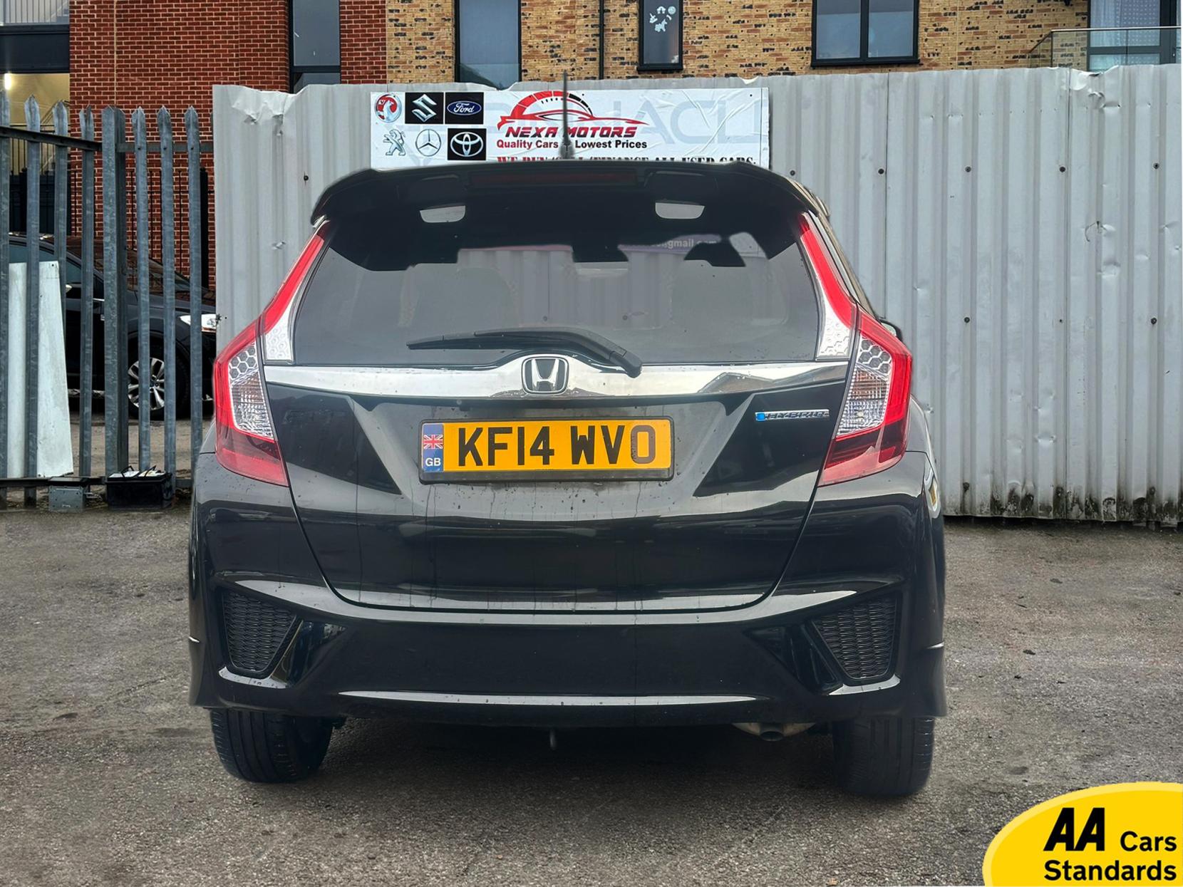 Honda Fit  1.5 i-VTEC ES Plus Hatchback 5dr Petrol CVT Euro 5 (99 ps) 1.5 H IMA 5dr Petrol Hybrid Hatchback (2014 - 2018)
