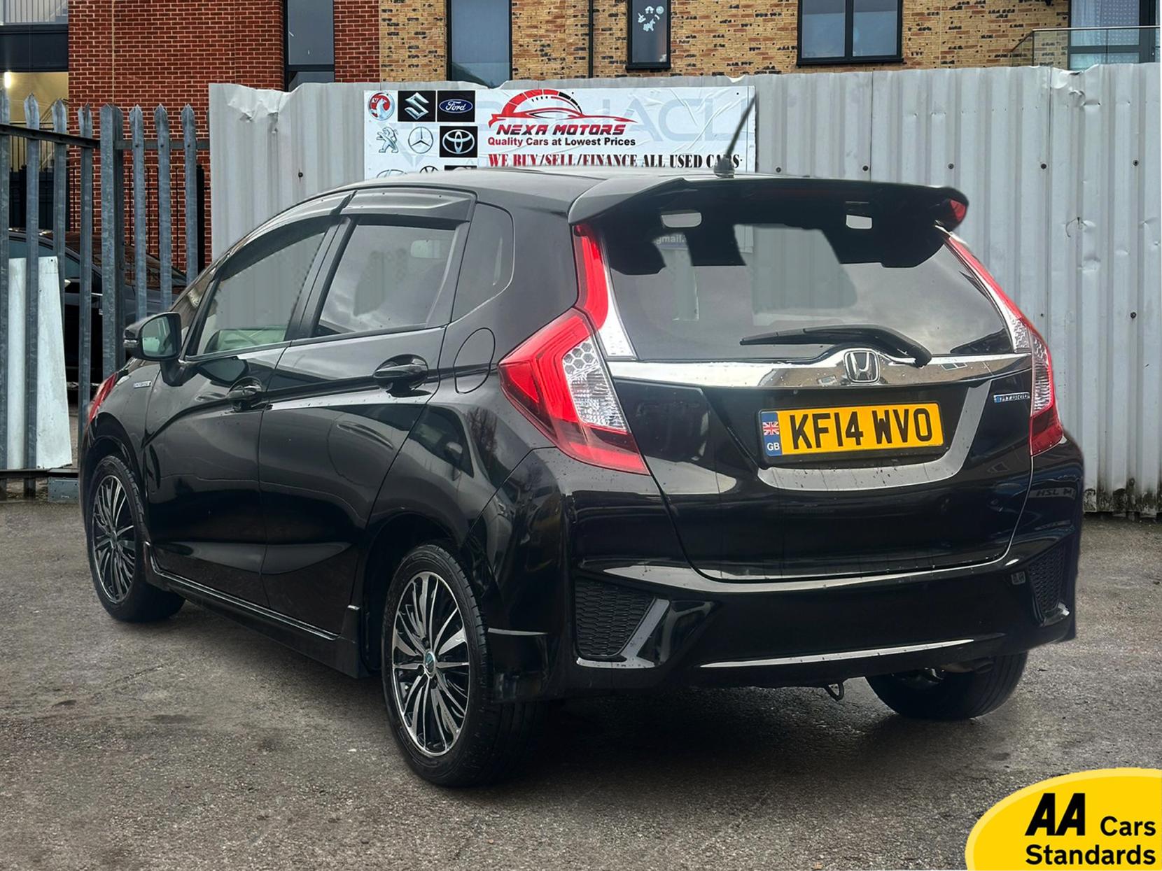 Honda Fit  1.5 i-VTEC ES Plus Hatchback 5dr Petrol CVT Euro 5 (99 ps) 1.5 H IMA 5dr Petrol Hybrid Hatchback (2014 - 2018)