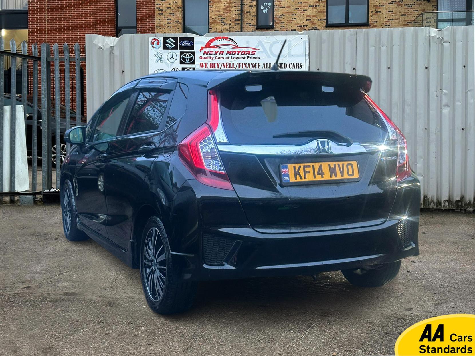 Honda Fit  1.5 i-VTEC ES Plus Hatchback 5dr Petrol CVT Euro 5 (99 ps) 1.5 H IMA 5dr Petrol Hybrid Hatchback (2014 - 2018)