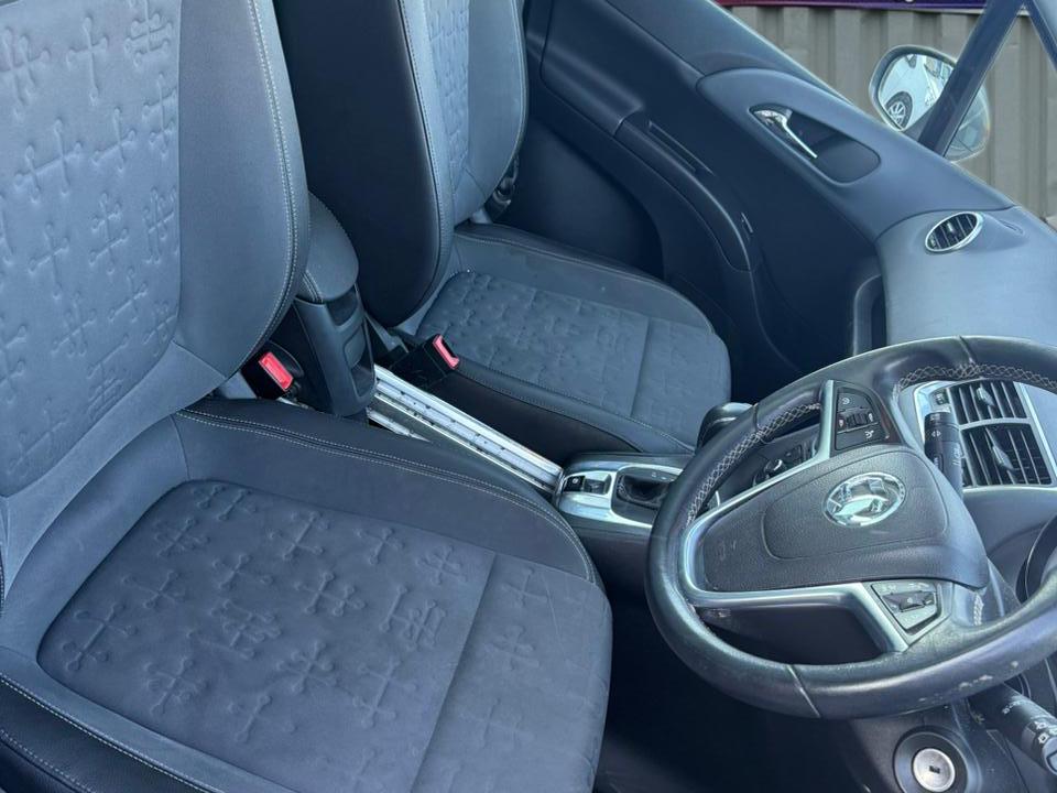 Vauxhall Astra 1.6 16v SRi Hatchback 5dr Petrol Auto Euro 5 (115 ps)