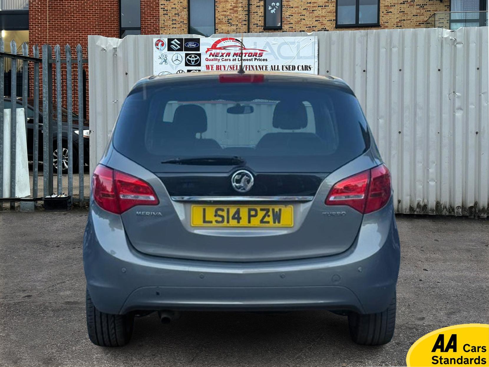 Vauxhall Astra 1.6 16v SRi Hatchback 5dr Petrol Auto Euro 5 (115 ps)