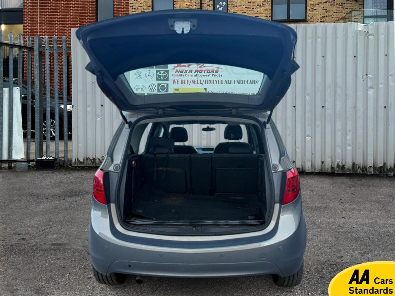 Vauxhall Astra 1.6 16v SRi Hatchback 5dr Petrol Auto Euro 5 (115 ps)
