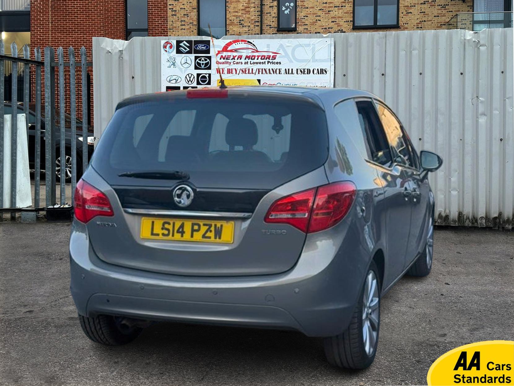 Vauxhall Astra 1.6 16v SRi Hatchback 5dr Petrol Auto Euro 5 (115 ps)