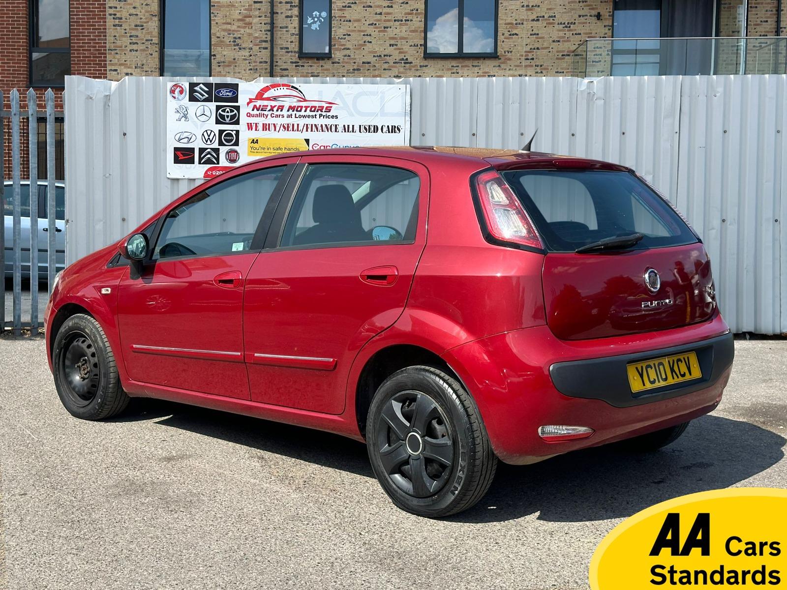 Fiat Punto Evo 1.4 Dynamic Hatchback 5dr Petrol Dualogic Euro 5 (s/s) (77 bhp)