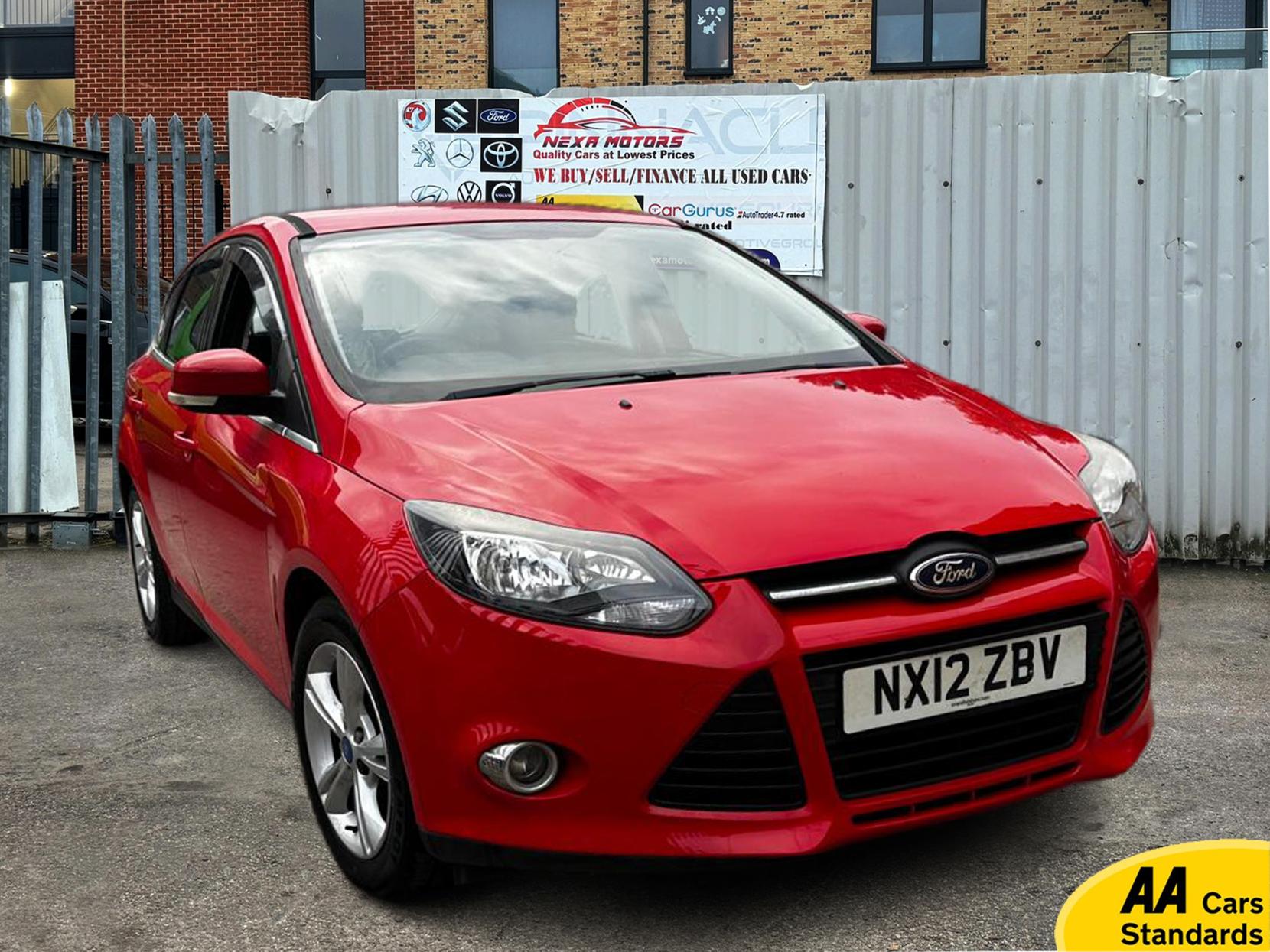Ford Focus 1.6 Zetec Hatchback 5dr Petrol Powershift Euro 5 (125 ps)