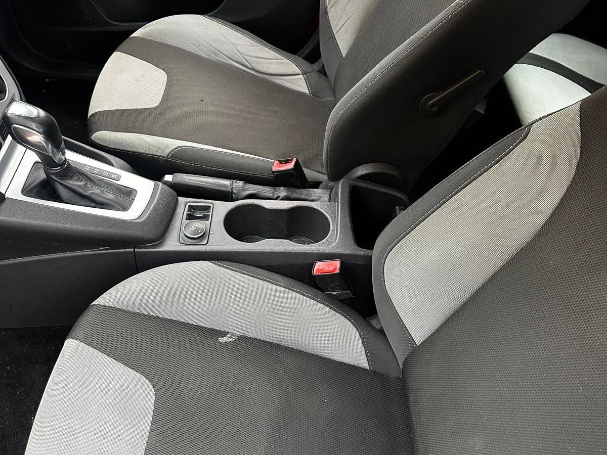 Ford Focus 1.6 Zetec Hatchback 5dr Petrol Powershift Euro 5 (125 ps)