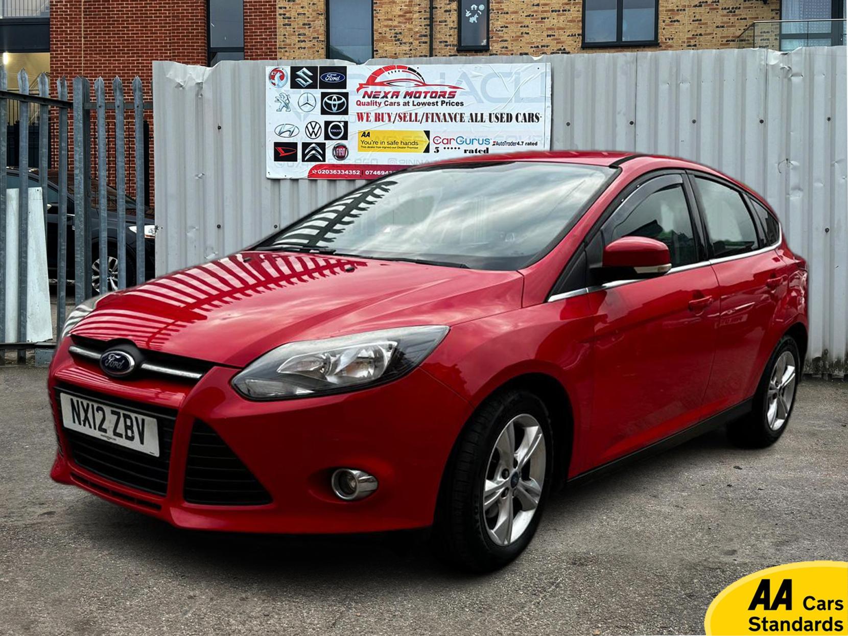 Ford Focus 1.6 Zetec Hatchback 5dr Petrol Powershift Euro 5 (125 ps)
