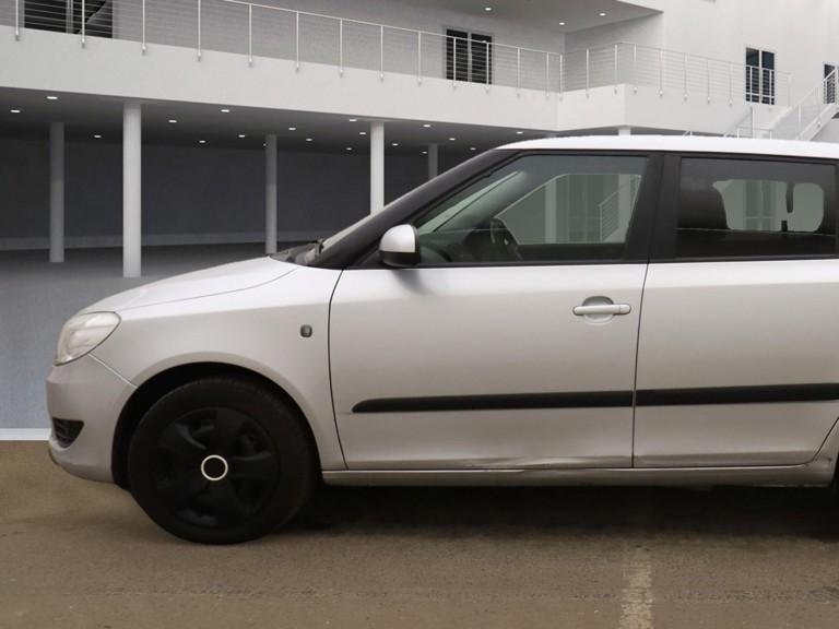 Skoda Fabia 1.2 TSI SE Hatchback 5dr Petrol DSG Euro 5 (105 ps)