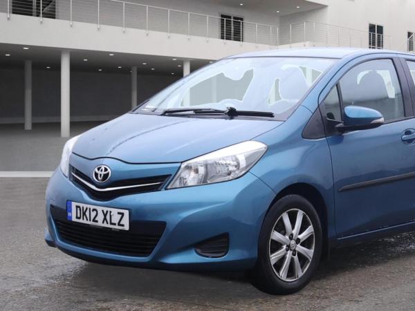 Toyota Yaris 1.33 Dual VVT-i TR Hatchback 5dr Petrol Multidrive S Euro 5 (101 ps)
