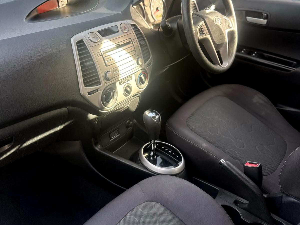 Hyundai i20 1.4 Comfort Hatchback 5dr Petrol Auto Euro 4 (99 bhp)