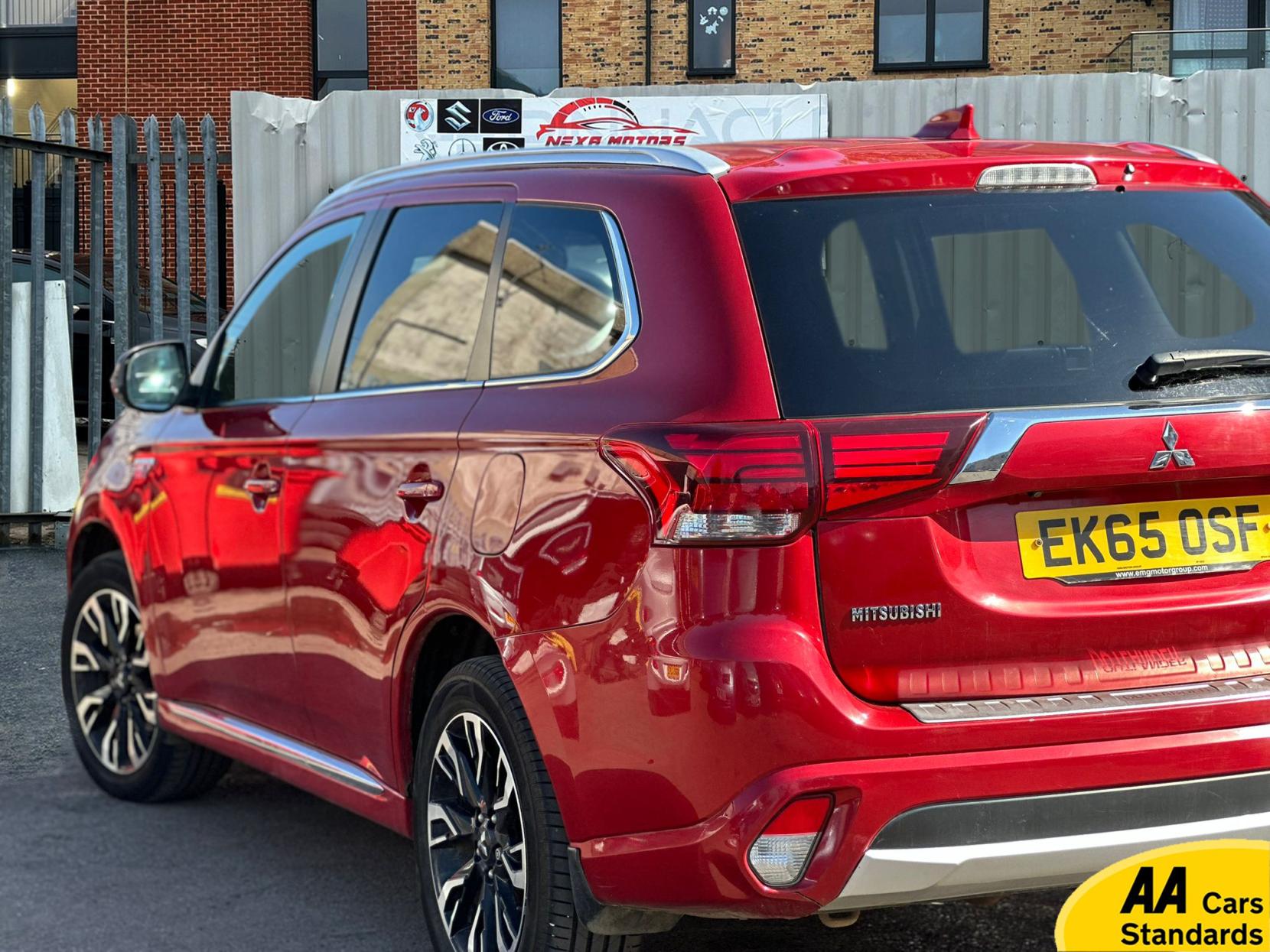 Mitsubishi Outlander 2.0h 12kWh GX4h SUV 5dr Petrol Plug-in Hybrid CVT 4WD Euro 6 (s/s) (200 ps)