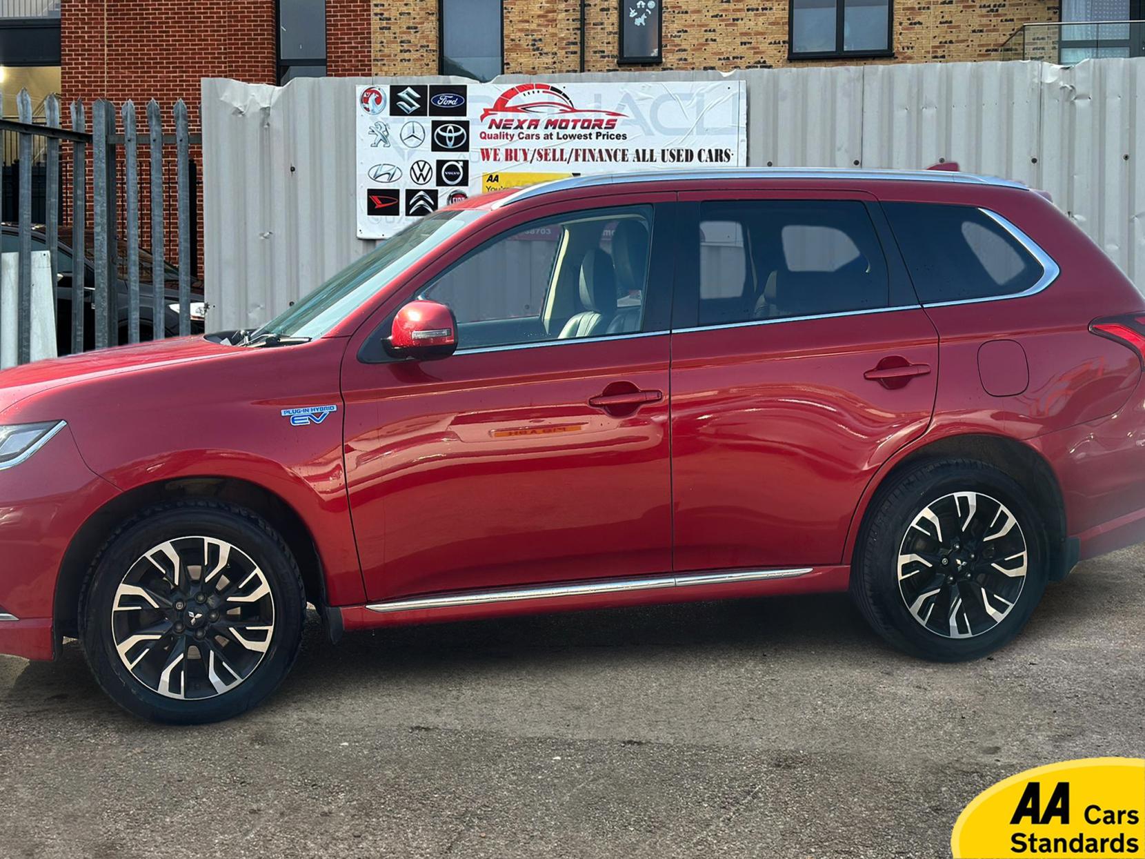 Mitsubishi Outlander 2.0h 12kWh GX4h SUV 5dr Petrol Plug-in Hybrid CVT 4WD Euro 6 (s/s) (200 ps)