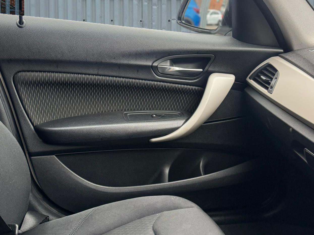 BMW 1 Series 1.5 118i SE Hatchback 5dr Petrol Auto Euro 6 (s/s) (136 ps)