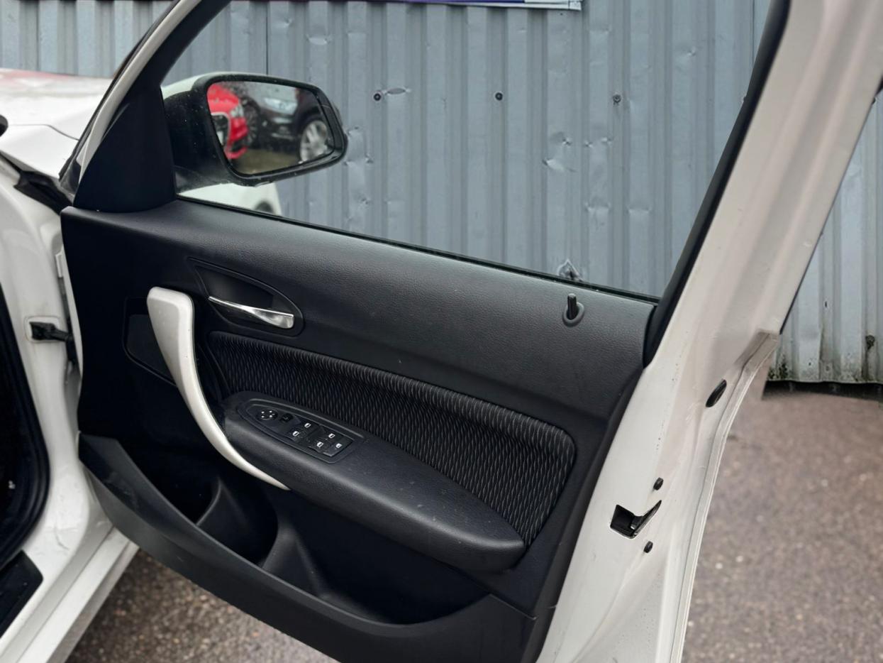 BMW 1 Series 1.5 118i SE Hatchback 5dr Petrol Auto Euro 6 (s/s) (136 ps)