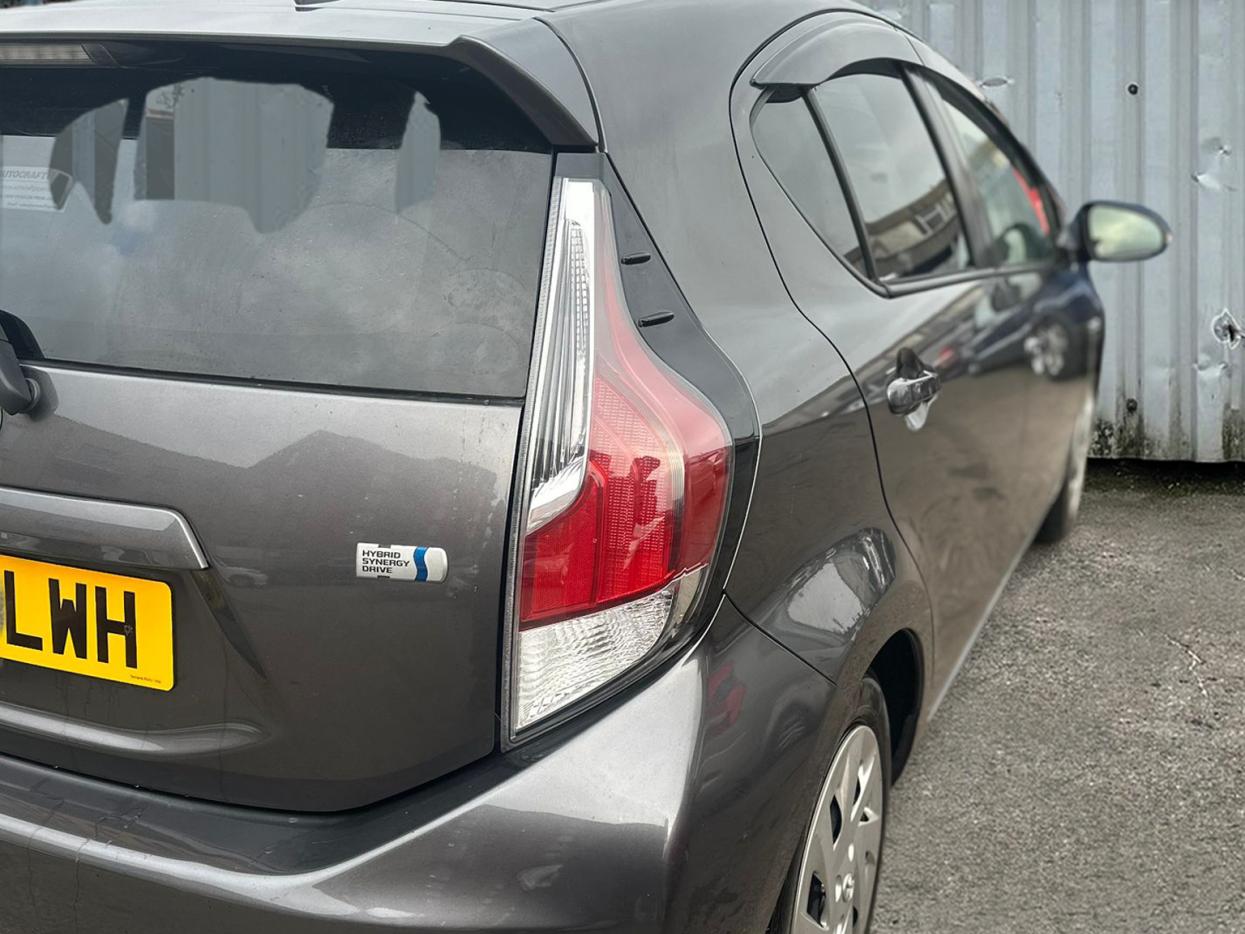 Toyota Yaris 1.5 VVT-h Active Hatchback 5dr Petrol Hybrid E-CVT Euro 6 (101 ps)