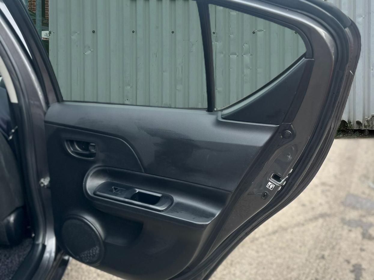 Toyota Yaris 1.5 VVT-h Excel Hatchback 5dr Petrol Hybrid E-CVT Euro 6 (Safety Sense, 15in) (101 ps)