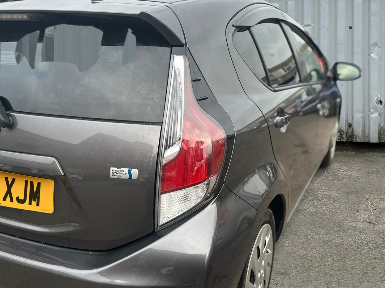 Toyota Yaris 1.5 VVT-h Excel Hatchback 5dr Petrol Hybrid E-CVT Euro 6 (Safety Sense, 15in) (101 ps)