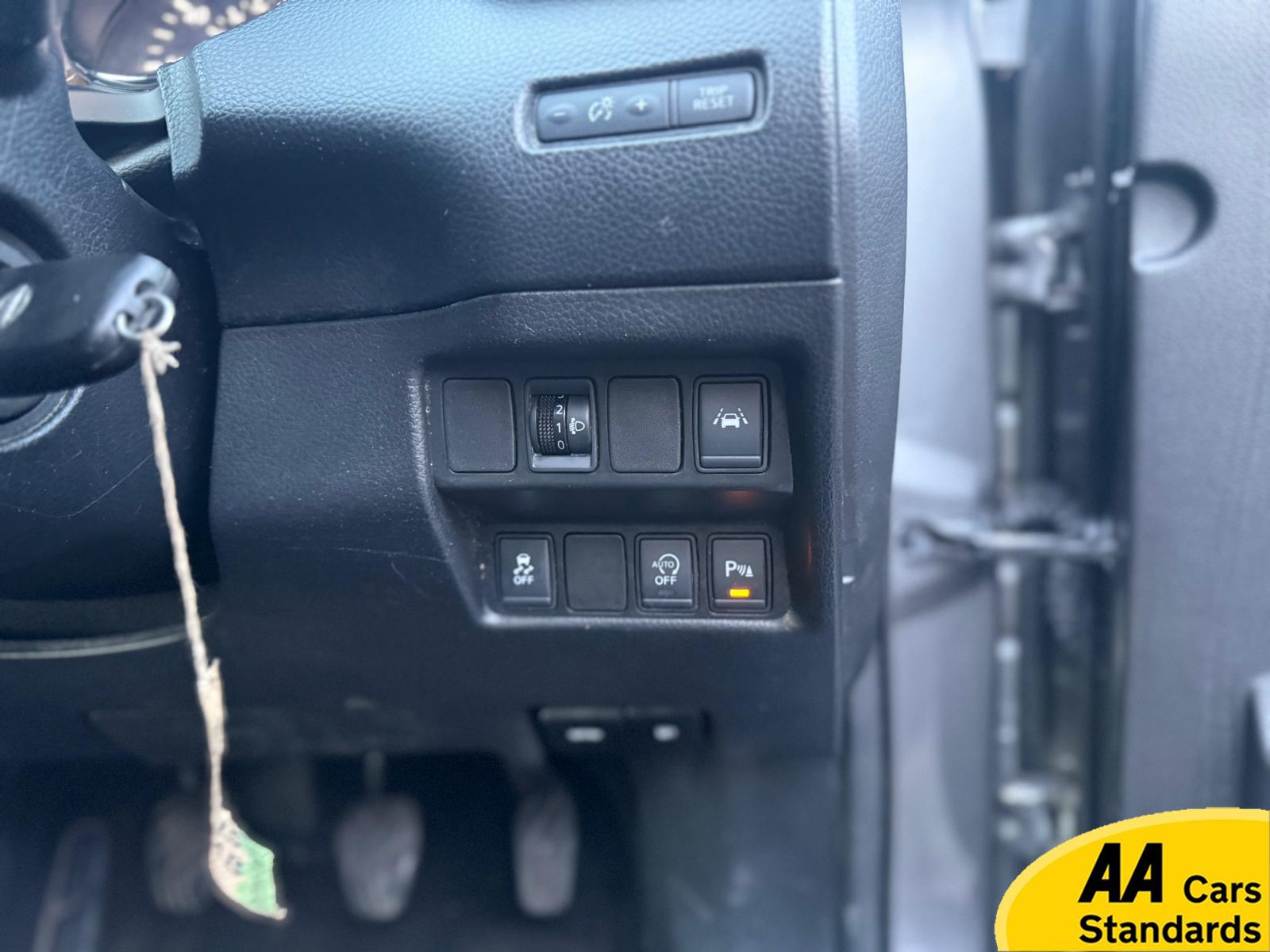 Nissan Qashqai 1.2 DIG-T Acenta SUV 5dr Petrol Manual 2WD Euro 6 (s/s) (115 ps)