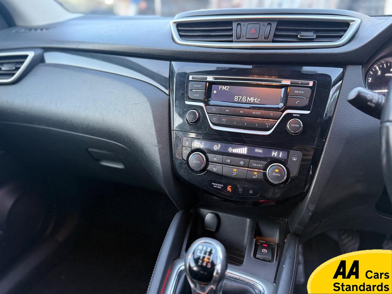 Nissan Qashqai 1.2 DIG-T Acenta SUV 5dr Petrol Manual 2WD Euro 6 (s/s) (115 ps)