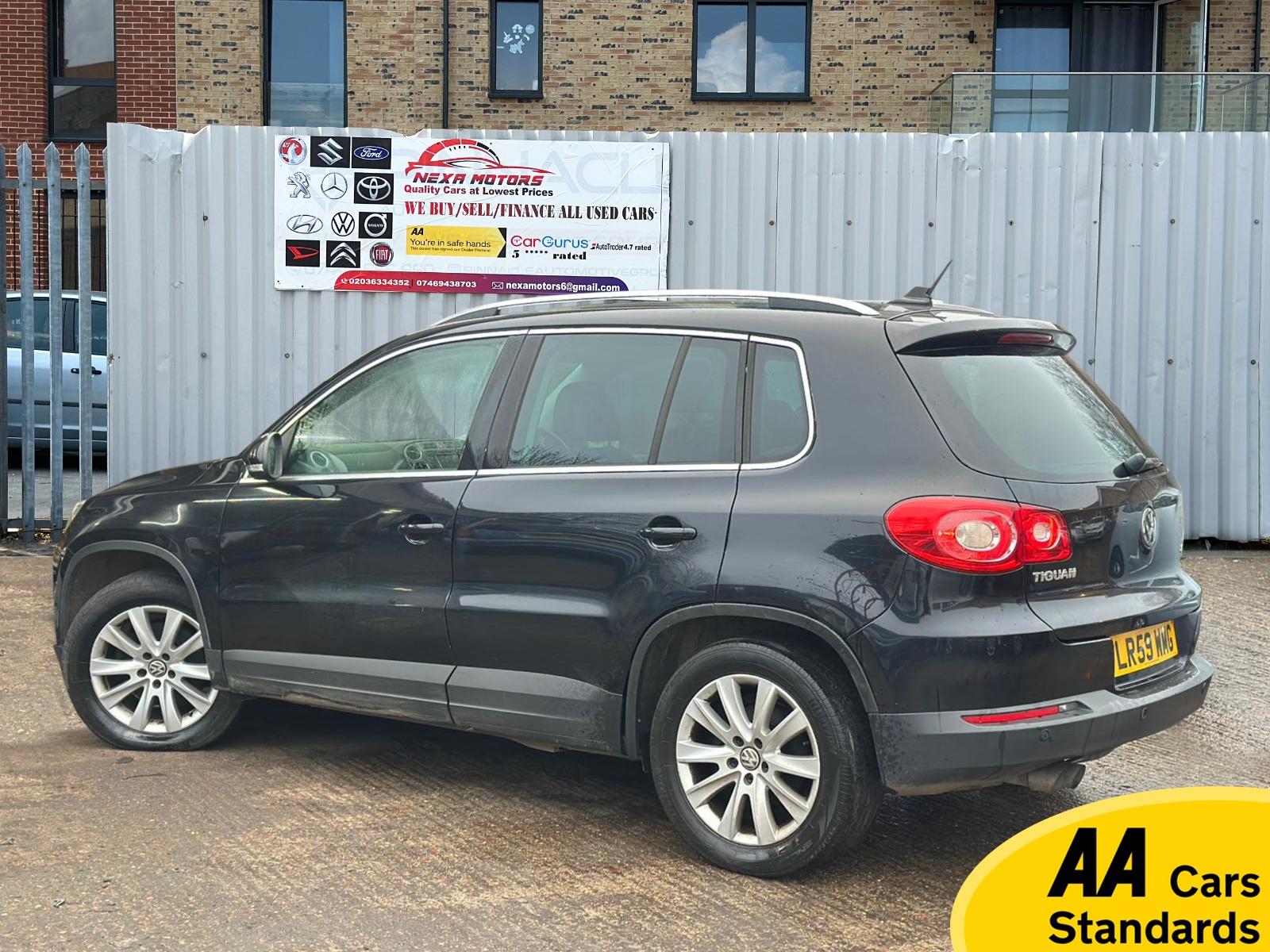 Volkswagen Tiguan 2.0 TDI SE SUV 5dr Diesel Auto 4WD Euro 5 (140 ps)