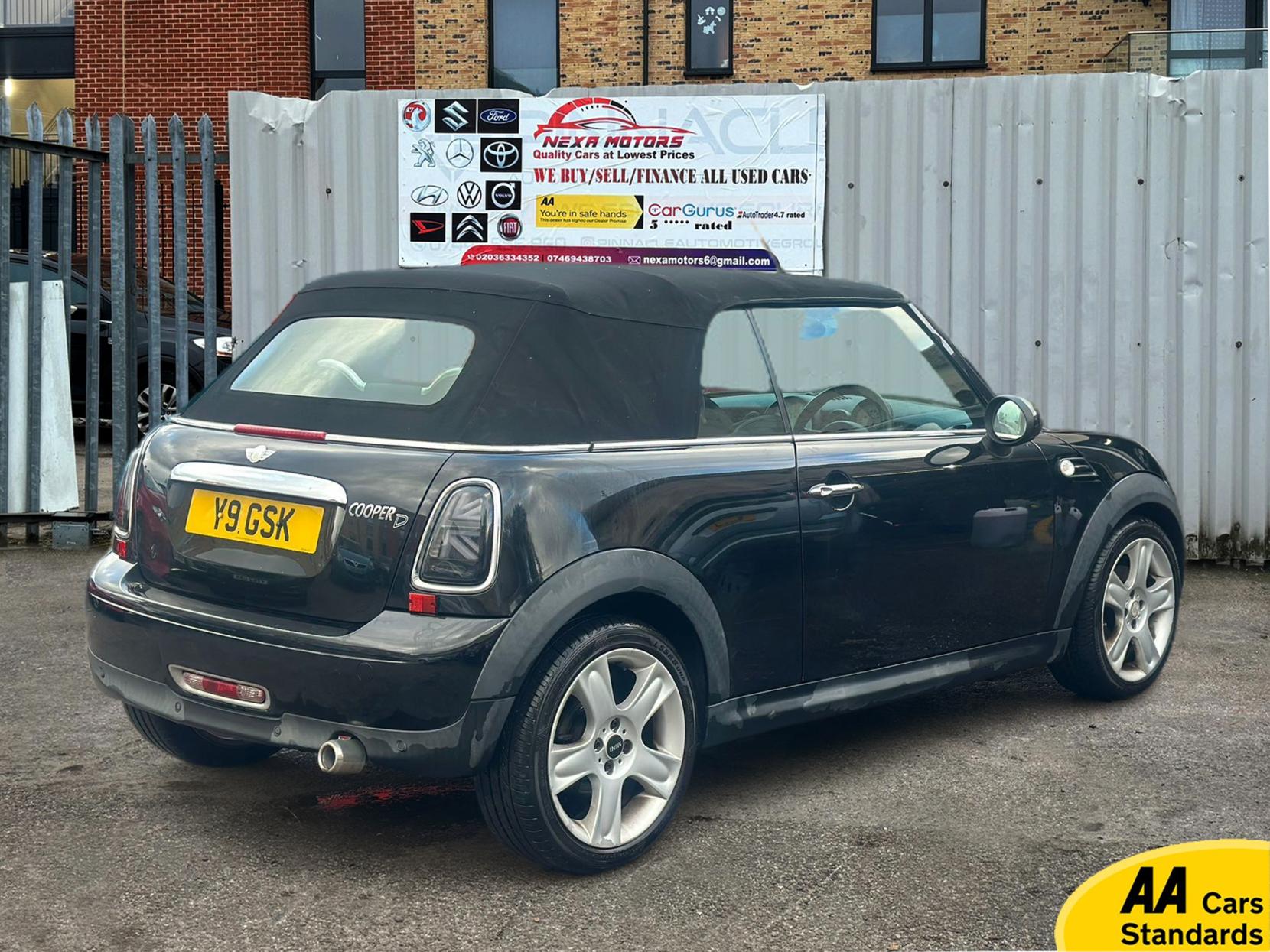 MINI Convertible 2.0 Cooper D Convertible 2dr Diesel Auto Euro 5 (112 ps)