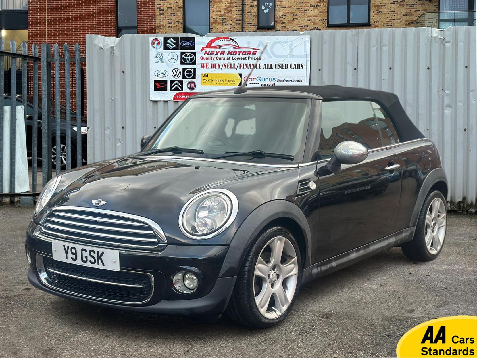 MINI Convertible 2.0 Cooper D Convertible 2dr Diesel Auto Euro 5 (112 ps)
