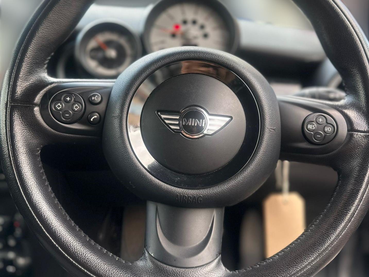 MINI Convertible 2.0 Cooper D Convertible 2dr Diesel Auto Euro 5 (112 ps)