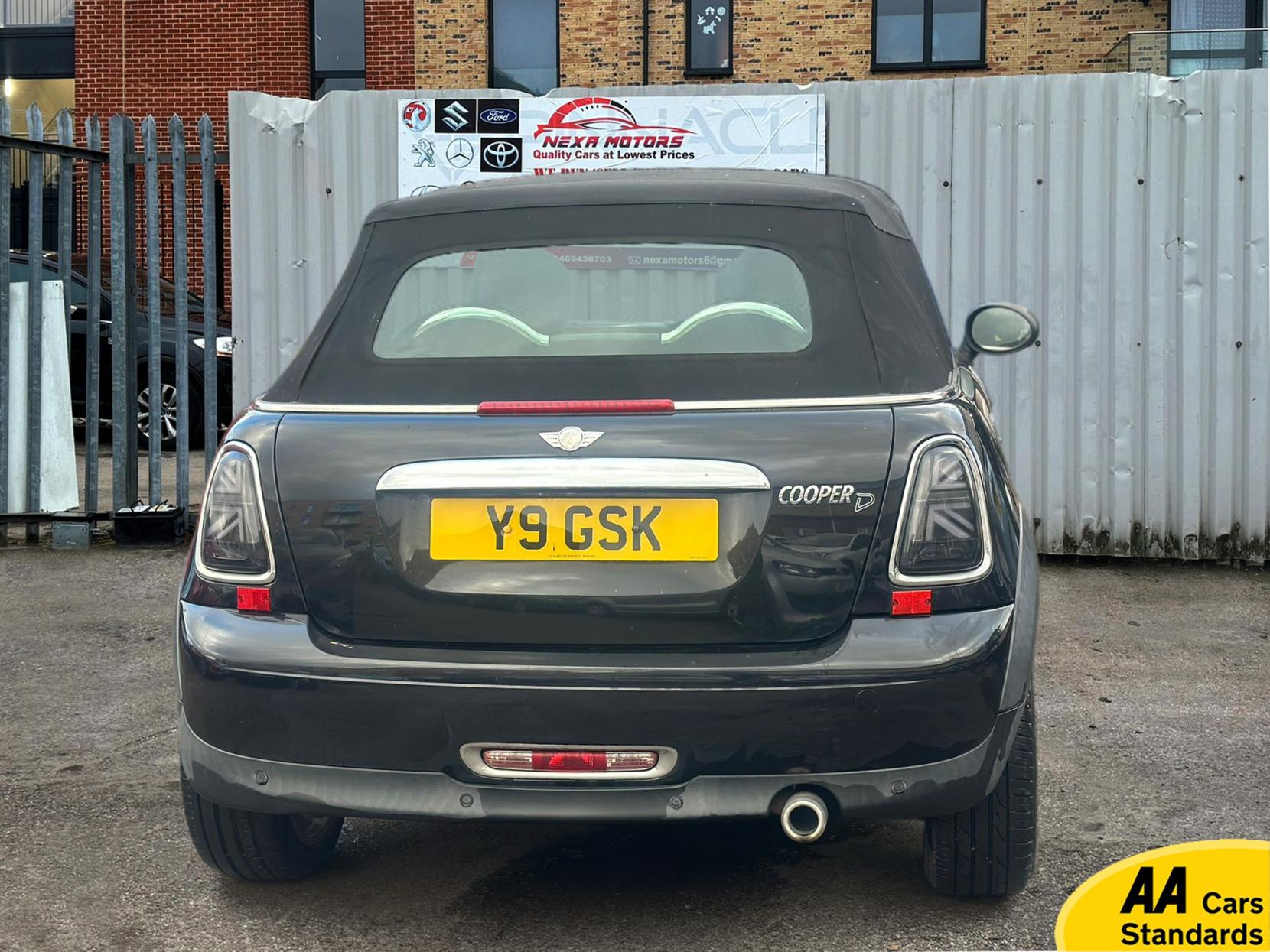 MINI Convertible 2.0 Cooper D Convertible 2dr Diesel Auto Euro 5 (112 ps)