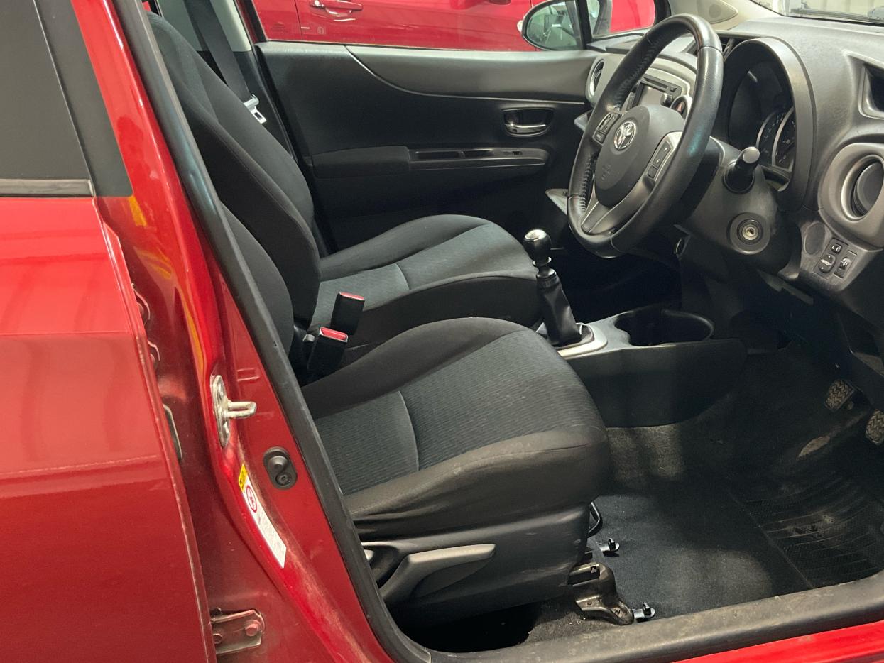 Toyota Yaris 1.33 Dual VVT-i TR Hatchback 5dr Petrol Manual Euro 5 (101 ps)