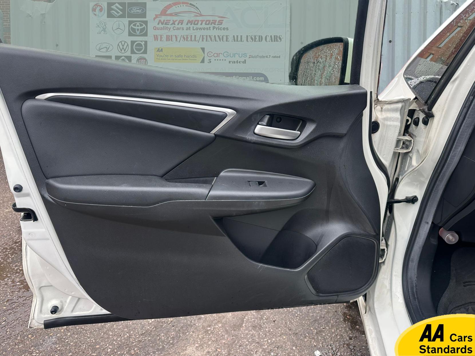 Honda Jazz  1.5 i-VTEC ES Plus Hatchback 5dr Petrol CVT Euro 5 (99 ps)