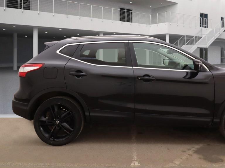 Nissan Qashqai 1.2 DIG-T Tekna SUV 5dr Petrol XTRON 2WD Euro 6 (s/s) (115 ps)