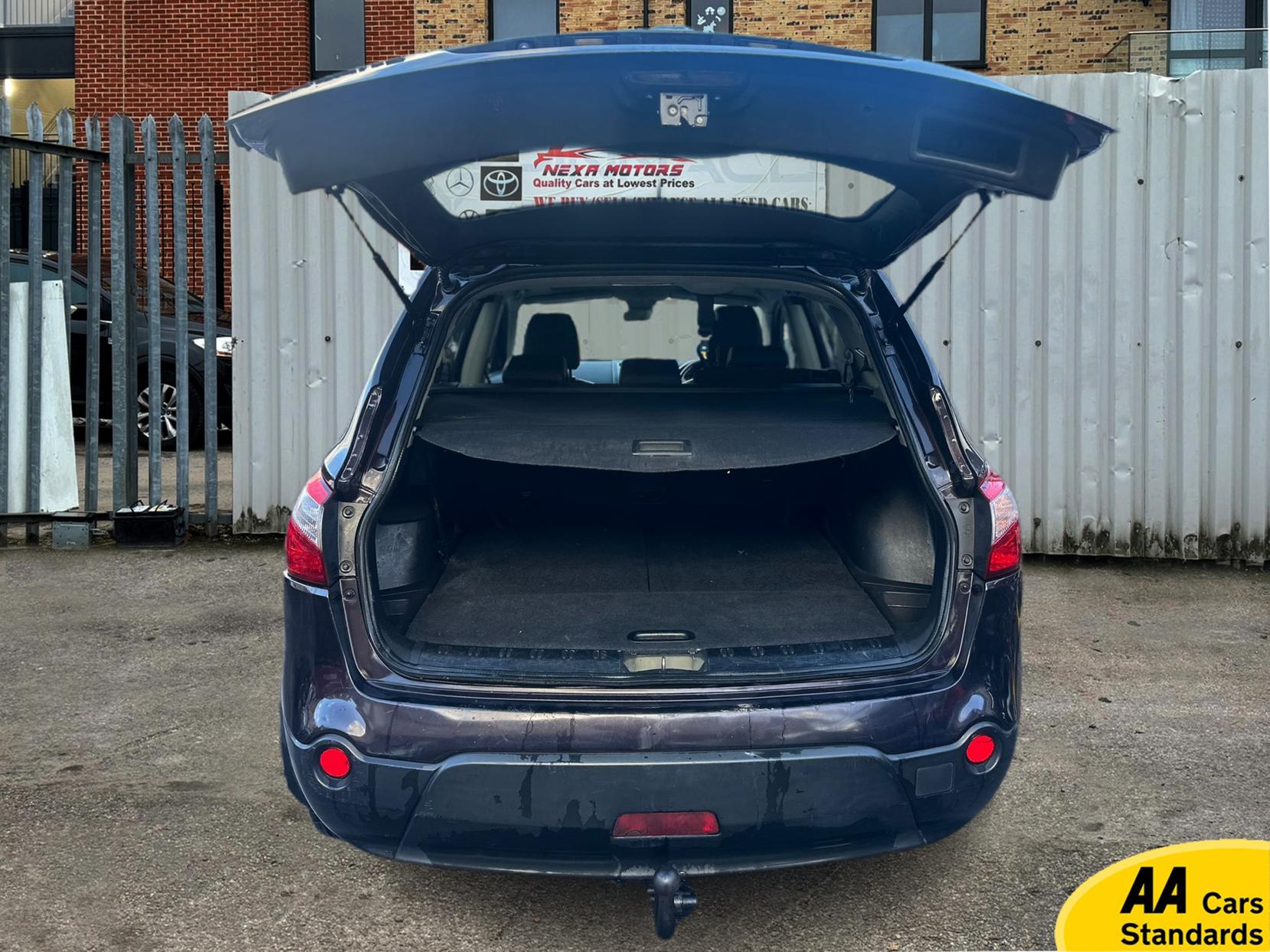 Nissan Qashqai+2 2.0 Tekna SUV 5dr Petrol CVT 4WD Euro 5 (140 ps)