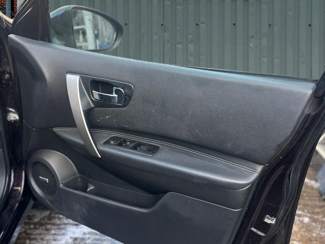 Nissan Qashqai+2 2.0 Tekna SUV 5dr Petrol CVT 4WD Euro 5 (140 ps)