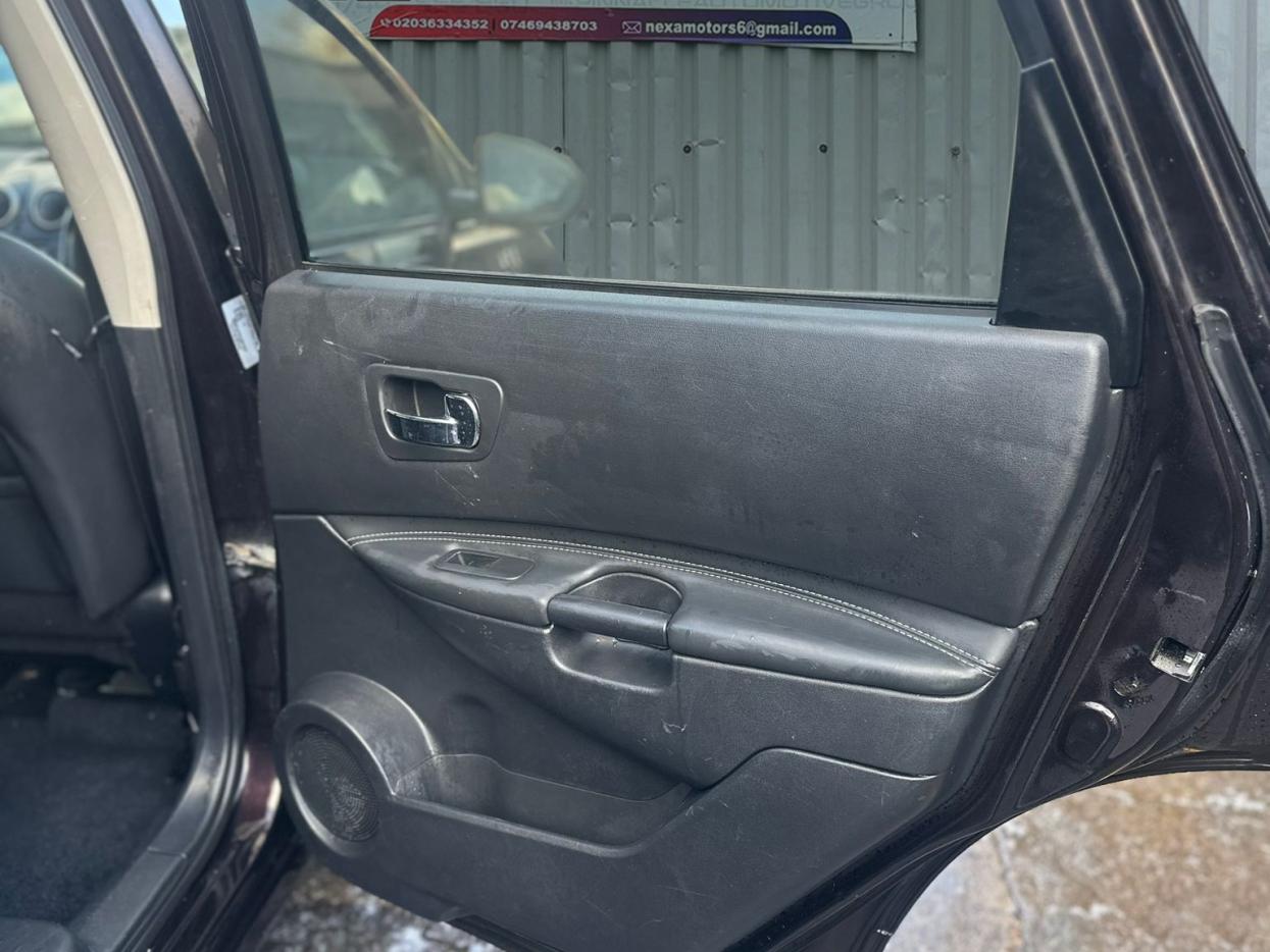 Nissan Qashqai+2 2.0 Tekna SUV 5dr Petrol CVT 4WD Euro 5 (140 ps)