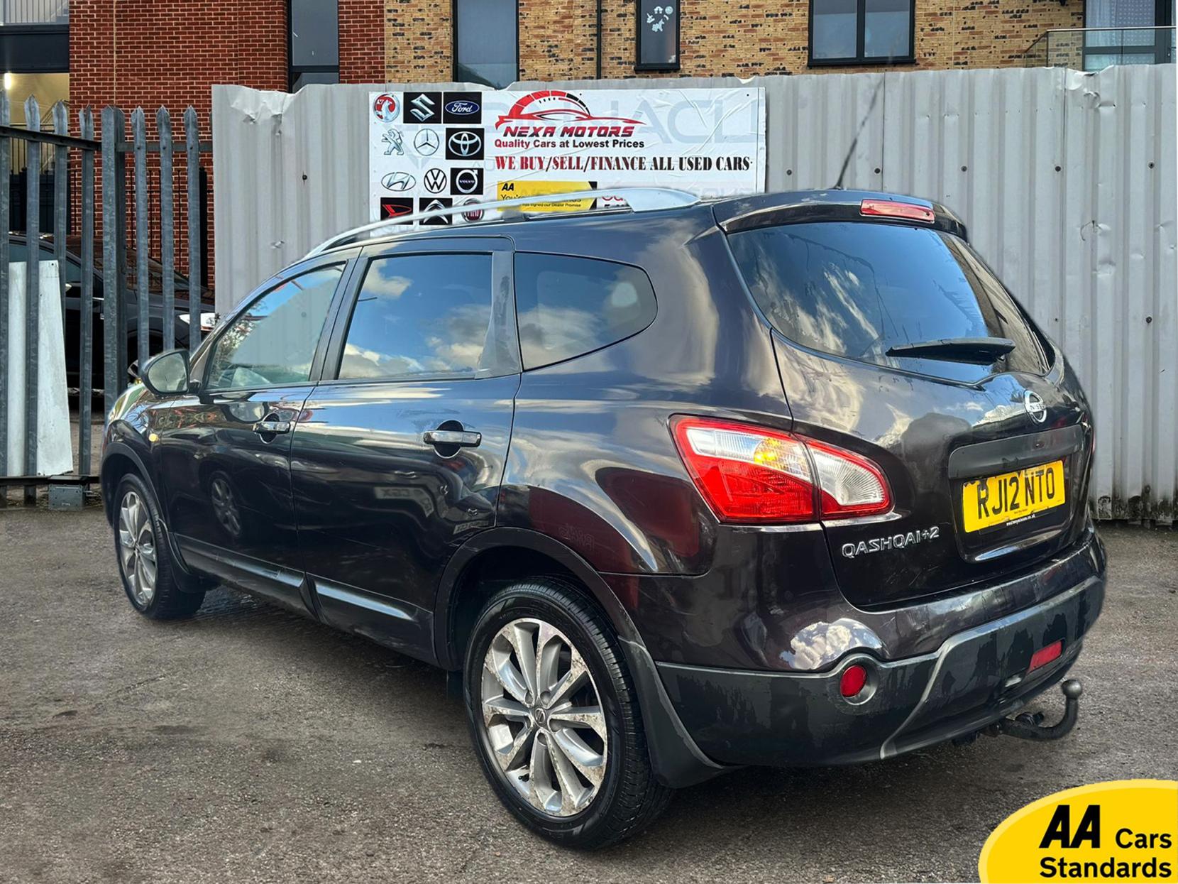Nissan Qashqai+2 2.0 Tekna SUV 5dr Petrol CVT 4WD Euro 5 (140 ps)