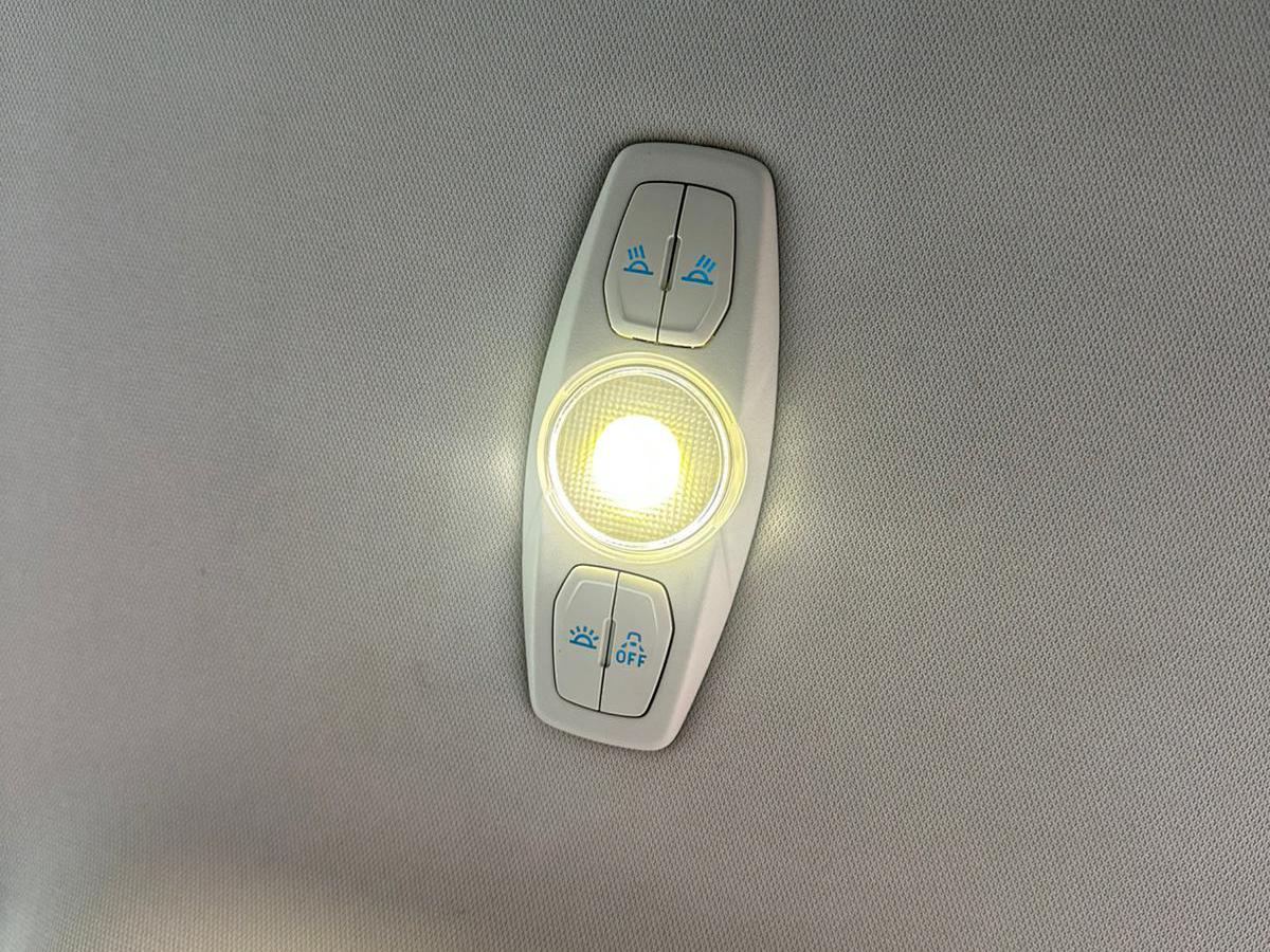 Ford Focus 1.6 Titanium Hatchback 5dr Petrol Powershift Euro 5 (125 ps)