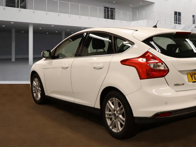 Ford Focus 1.6 Titanium Hatchback 5dr Petrol Powershift Euro 5 (125 ps)