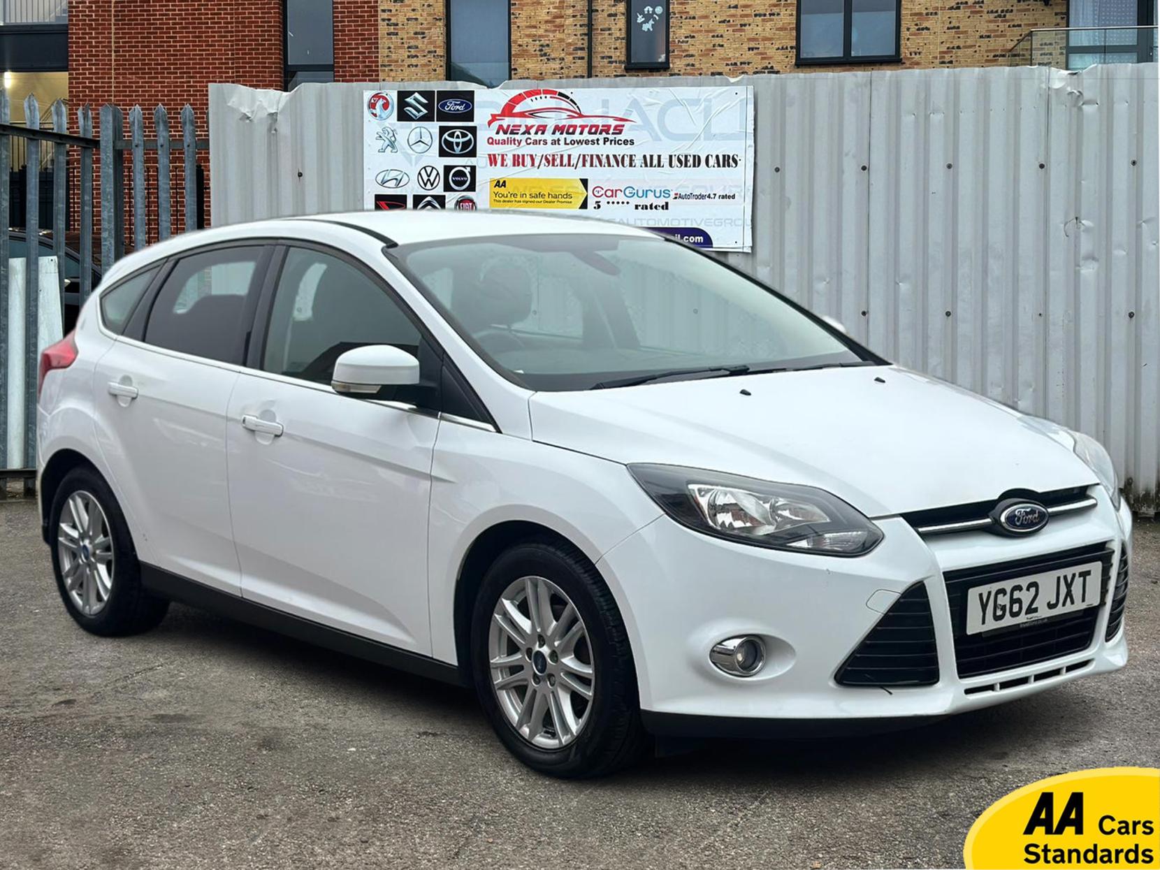 Ford Focus 1.6 Titanium Hatchback 5dr Petrol Powershift Euro 5 (125 ps)
