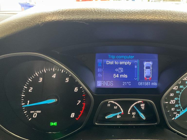 Ford Focus 1.6 Titanium Hatchback 5dr Petrol Powershift Euro 5 (125 ps)