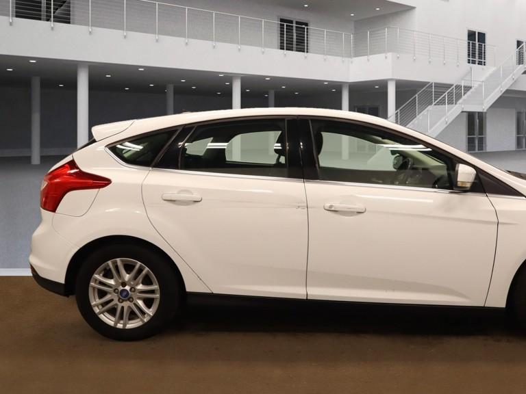 Ford Focus 1.6 Titanium Hatchback 5dr Petrol Powershift Euro 5 (125 ps)